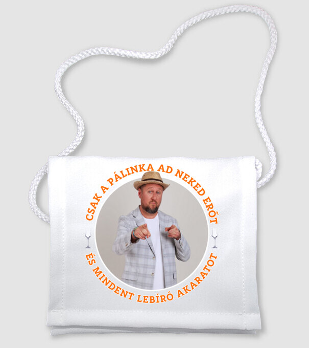  minta fehér pólón
